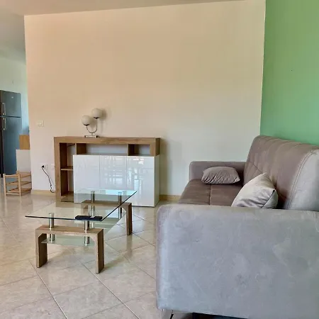 House * Torrenieri