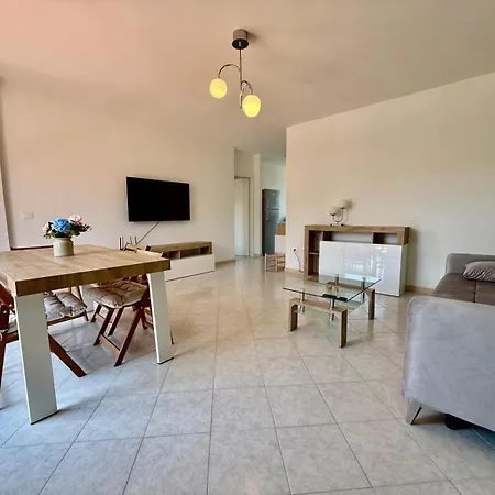 House * Torrenieri